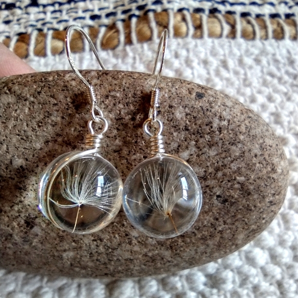 Amazing Dandelion Seed Earrings - Picture 3 of 6